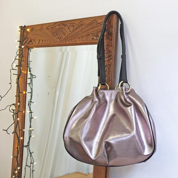 grand sac vegan Camille en éco synthétique alternative au cuir fabriqué en France couleur argent et noir
